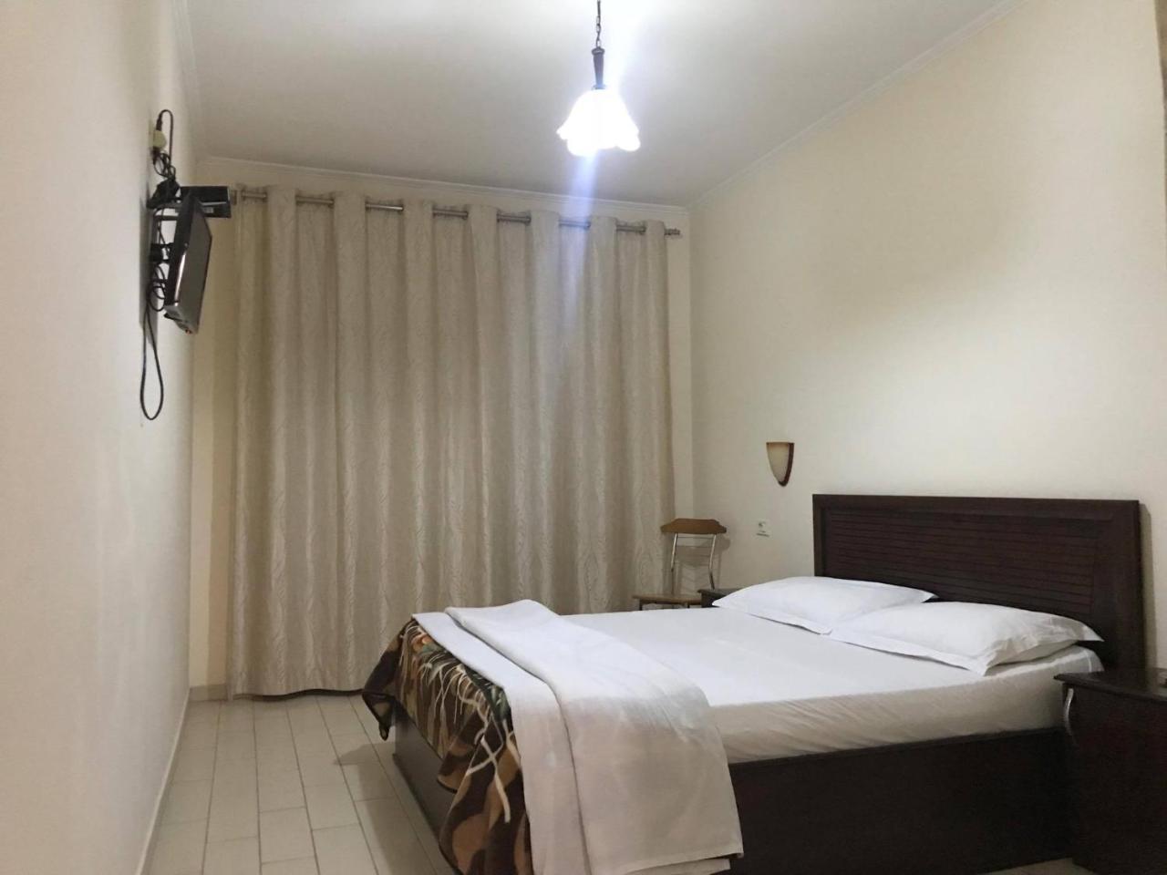 Hotel Belvedere Pogradec Bagian luar foto