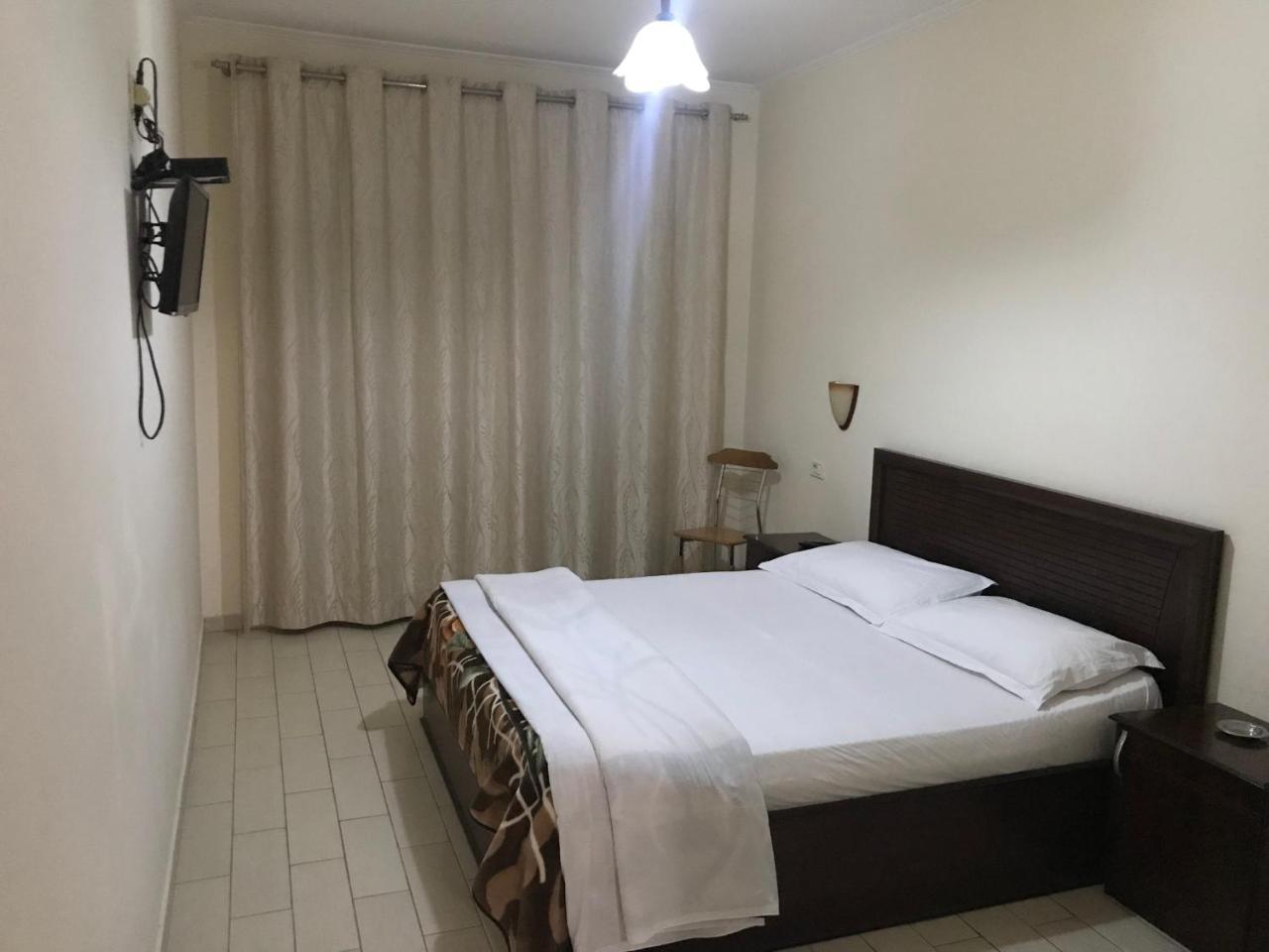 Hotel Belvedere Pogradec Bagian luar foto