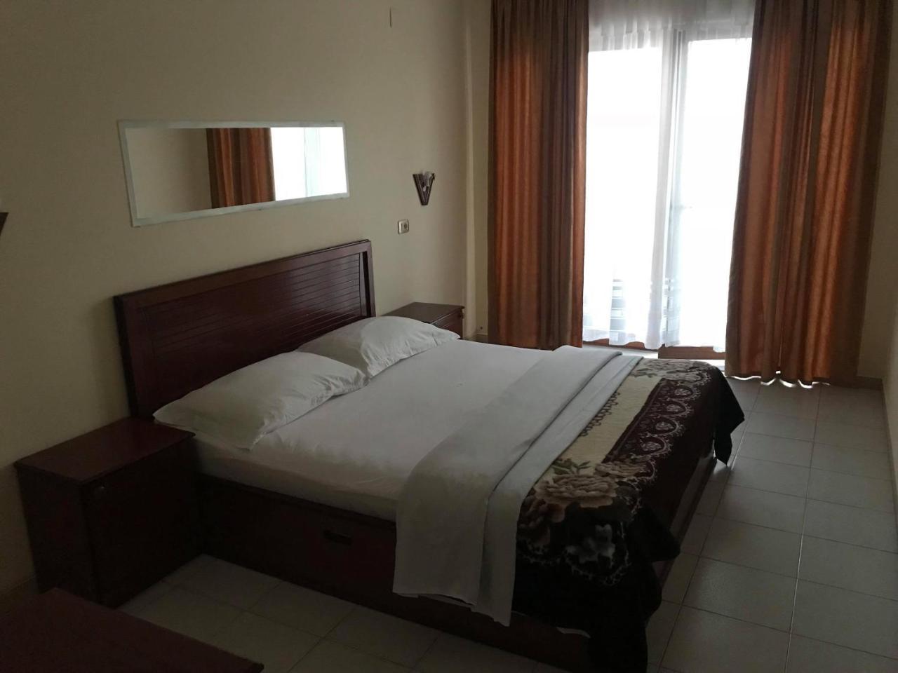 Hotel Belvedere Pogradec Bagian luar foto