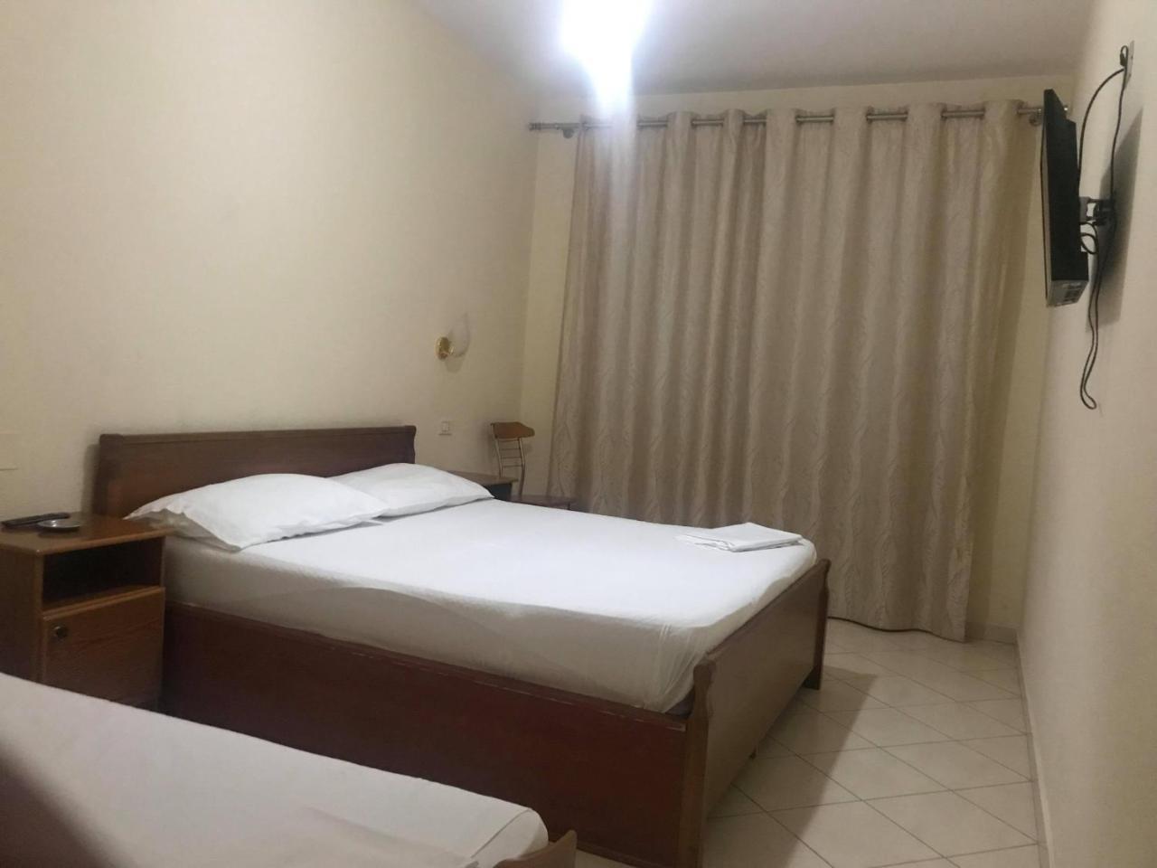 Hotel Belvedere Pogradec Bagian luar foto